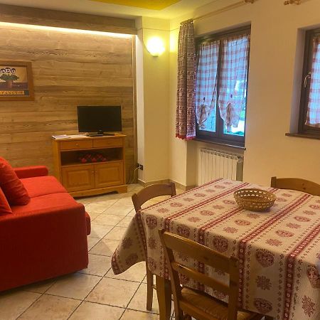 Baita Arianna Apartment Sestriere Bagian luar foto