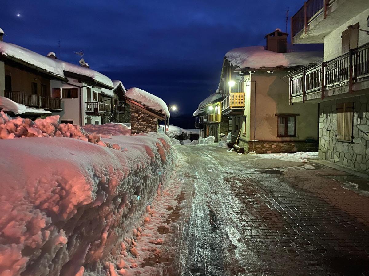 Baita Arianna Apartment Sestriere Bagian luar foto