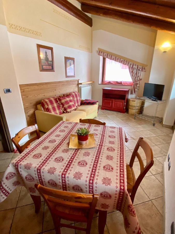 Baita Arianna Apartment Sestriere Bagian luar foto