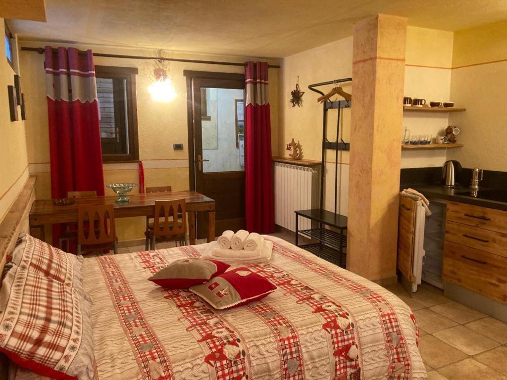 Baita Arianna Apartment Sestriere Bagian luar foto