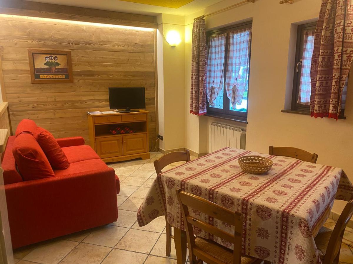 Baita Arianna Apartment Sestriere Bagian luar foto