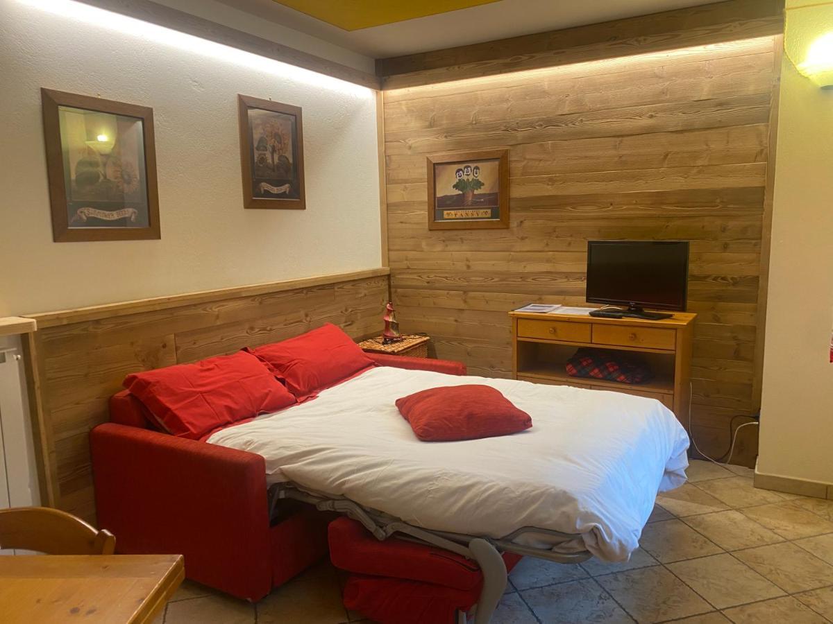 Baita Arianna Apartment Sestriere Bagian luar foto