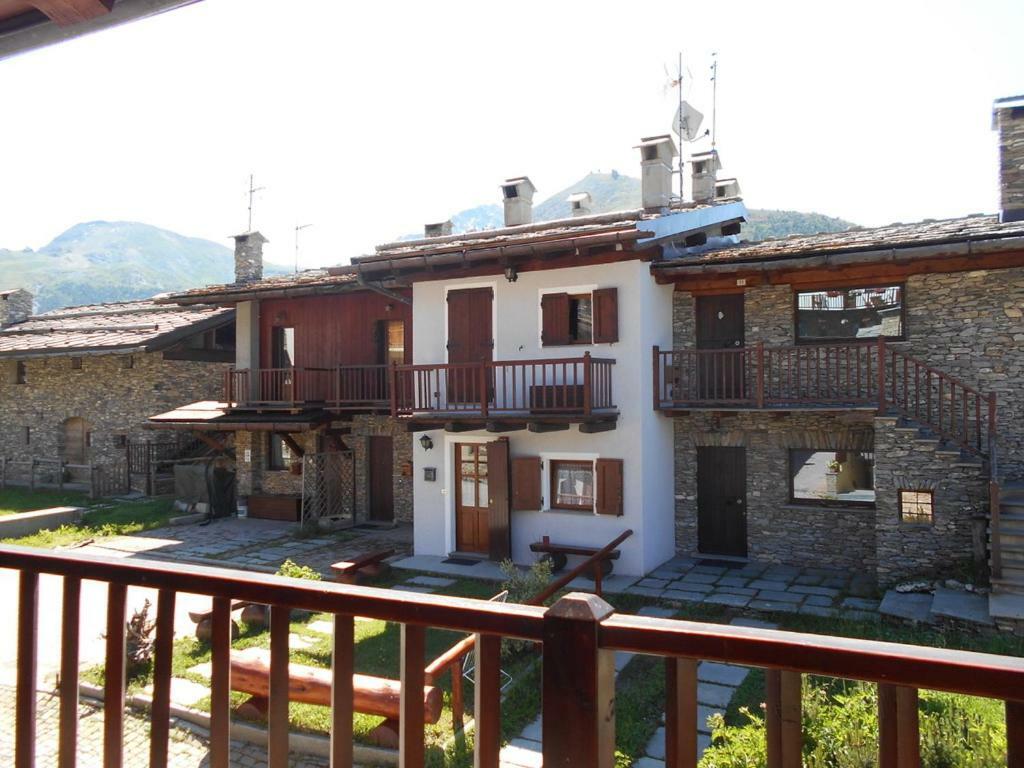 Baita Arianna Apartment Sestriere Bagian luar foto